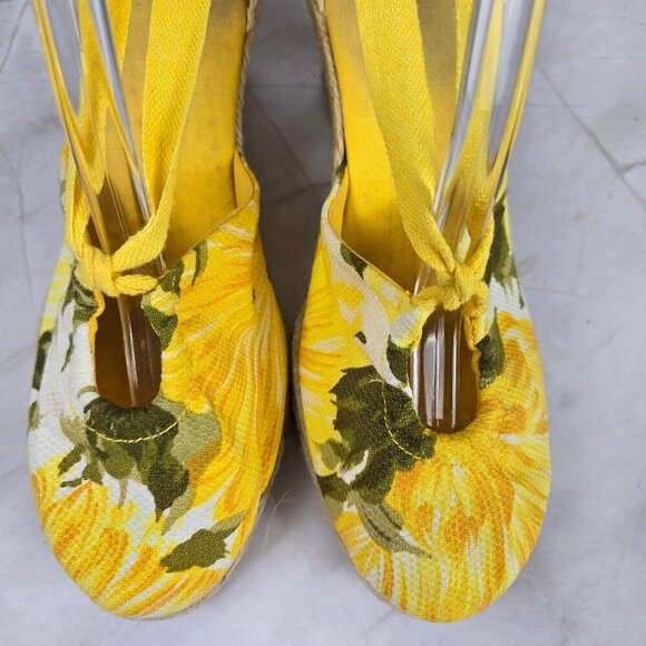 L. K. Bennett Size 40 (US 8.5) Yellow Lace Up Wedge Heels Floral Print Textile - Picture 3 of 16